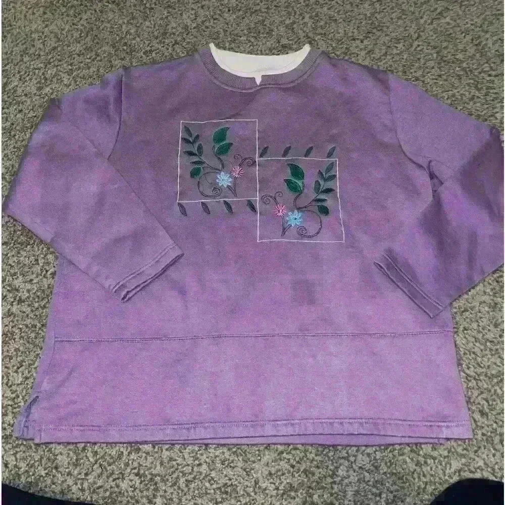 Vintage embroidered “grandma” sweatshirt - Picture 1 of 4